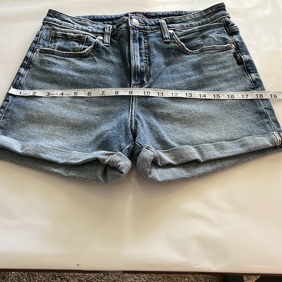 Silver Jeans Cuffed Beau Short High Rise Size 29 - Picture 6 of 16